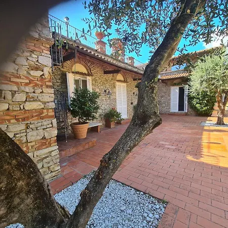 Grande In Con Piscina